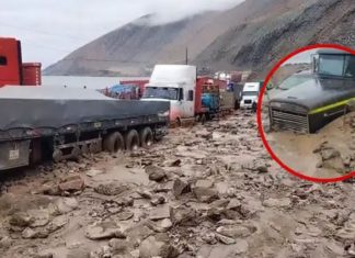 Camiones, buses y autos quedan varados tras huayco en Arequipa
