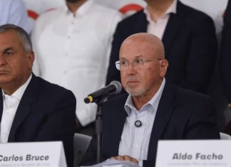 Carlos Bruce cuestiona al JEE por “favorecer” a ‘Porky’