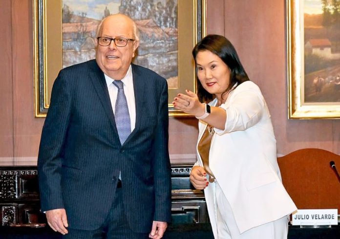 Keiko Fujimori ratificó a Julio Velarde como presidente del Directorio del Banco Central de Reserva
