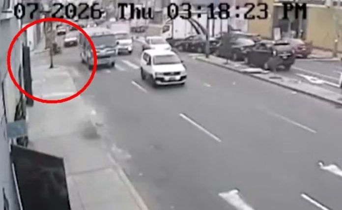 Matan a chamo en su motocicleta