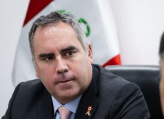 Rechaza existencia de intereses con minera Rafael Belaúnde Llosa