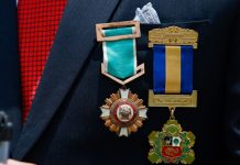 Sale bono mensual para exmilitares y policías