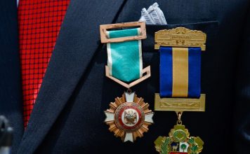 Sale bono mensual para exmilitares y policías Sale bono mensual para exmilitares y policías