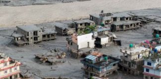 Suben a 362 muertos por inundaciones Suben a 362 muertos por inundaciones