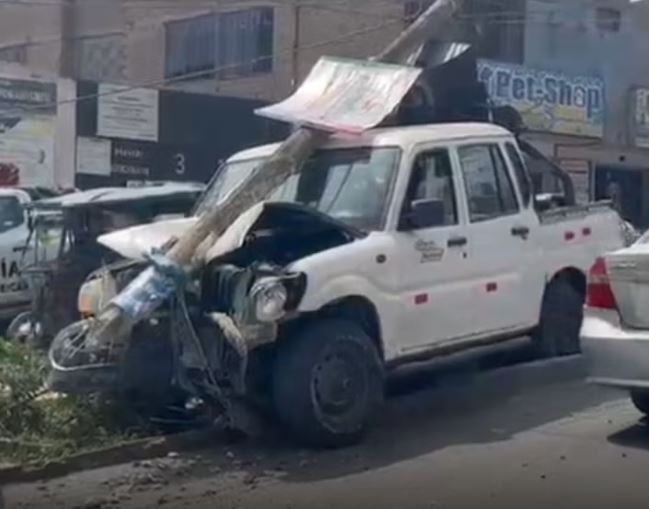 Vehículo sin frenos deja seis heridos Vehículo sin frenos deja seis heridos