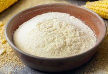 ¿Es mejor harina de maíz o pan rallado para freír? harina de maíz
