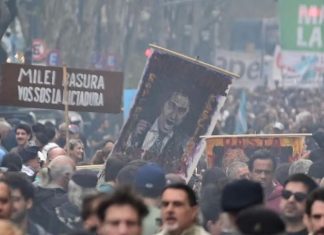 Argentinos marcharon contra plan de Milei