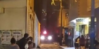 Balacera por persecución policial deja un herido
