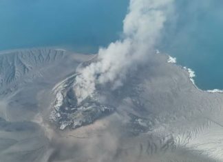 Cancelan vuelos por erupción de Krakatoa