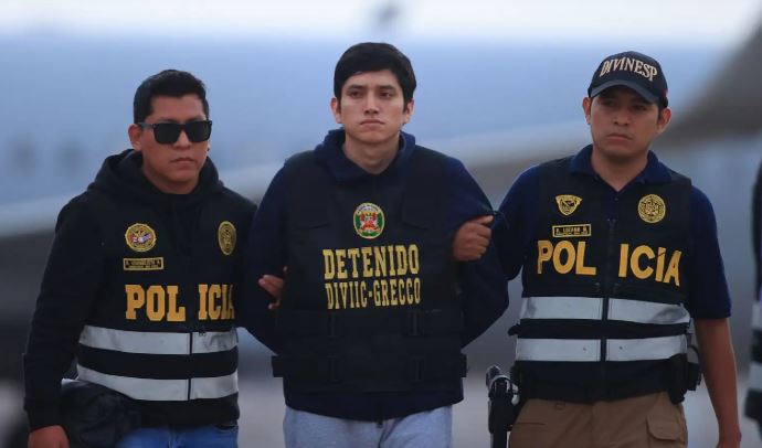 Jhonsson Smit Cruz Torres cabecilla de ‘Los Pulpos’ fue trasladado a Lima Jhonsson Smit Cruz Torres cabecilla de ‘Los Pulpos’ fue trasladado a Lima