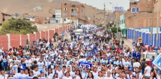 Miles de vecinos en caminata por Ventanilla