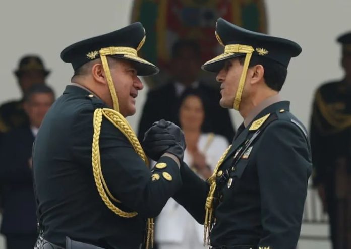 Óscar Arriola deja mando de la PNP y oficializa su retiro