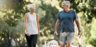 caminata de un adulto mayor