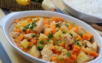 Jugoso picante de pollo con papa y verduras picante de pollo con papa y verduras