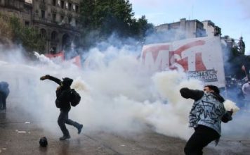 Enfrentamientos en marchas contra Milei
