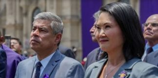 Recibió a Señor de Los Milagros Keiko Fujimori recibió a Señor de Los Milagros