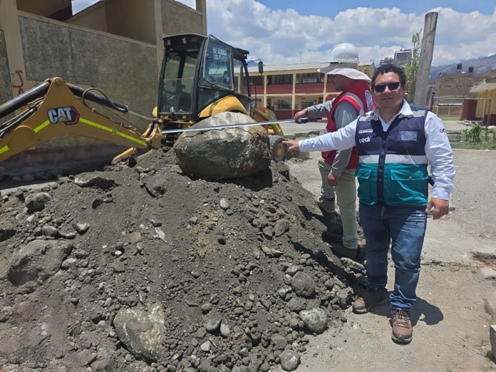 OEDI analiza los suelos en colegio