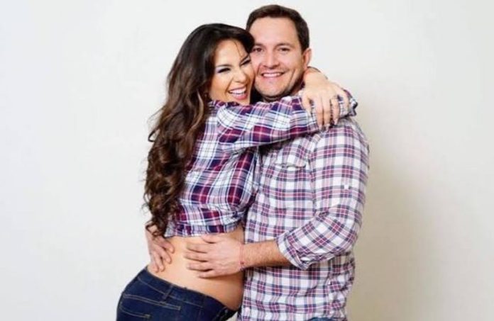 Silvia Cornejo ya dio a luz a hijo de esposo infiel