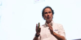 Víctor Küppers ofrece “Vivir con alegría”